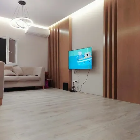 Luxurious Double Bedroom דירה
